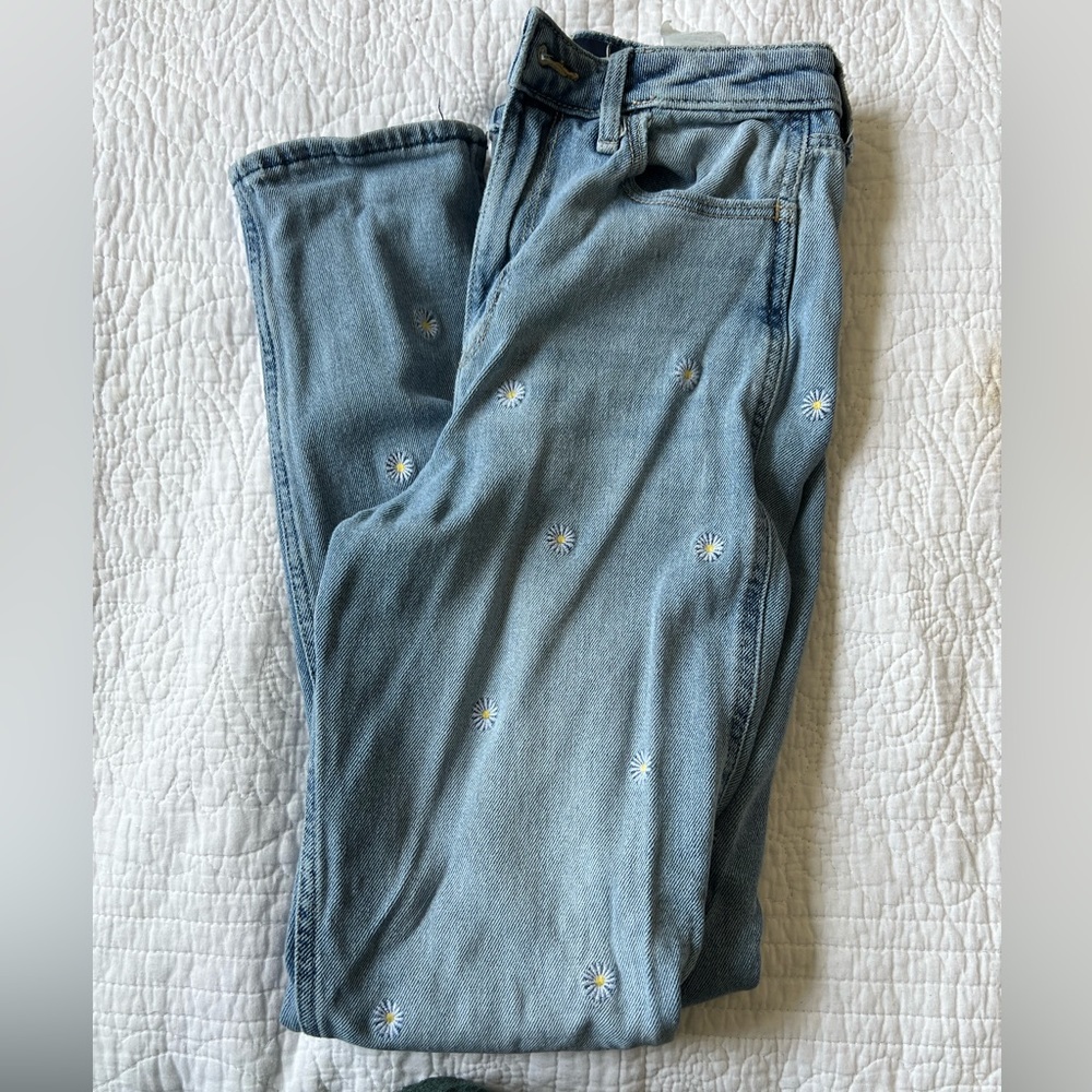 Hollister high rise daisy print mom jeans